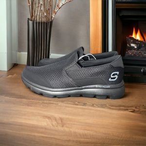 Sketcher sport ultra pillar size 12